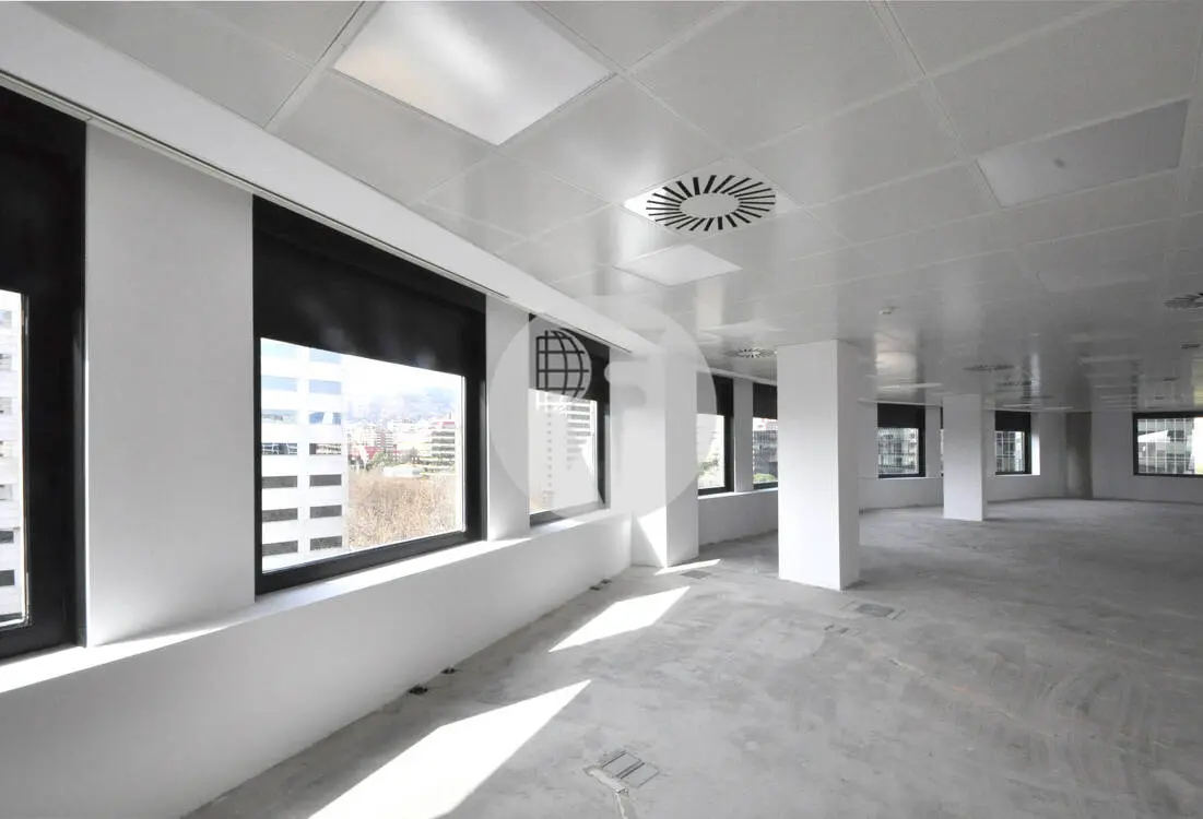 Oficina exterior i lluminosa en edifici exclusiu a l'Avinguda Diagonal. Barcelona 10