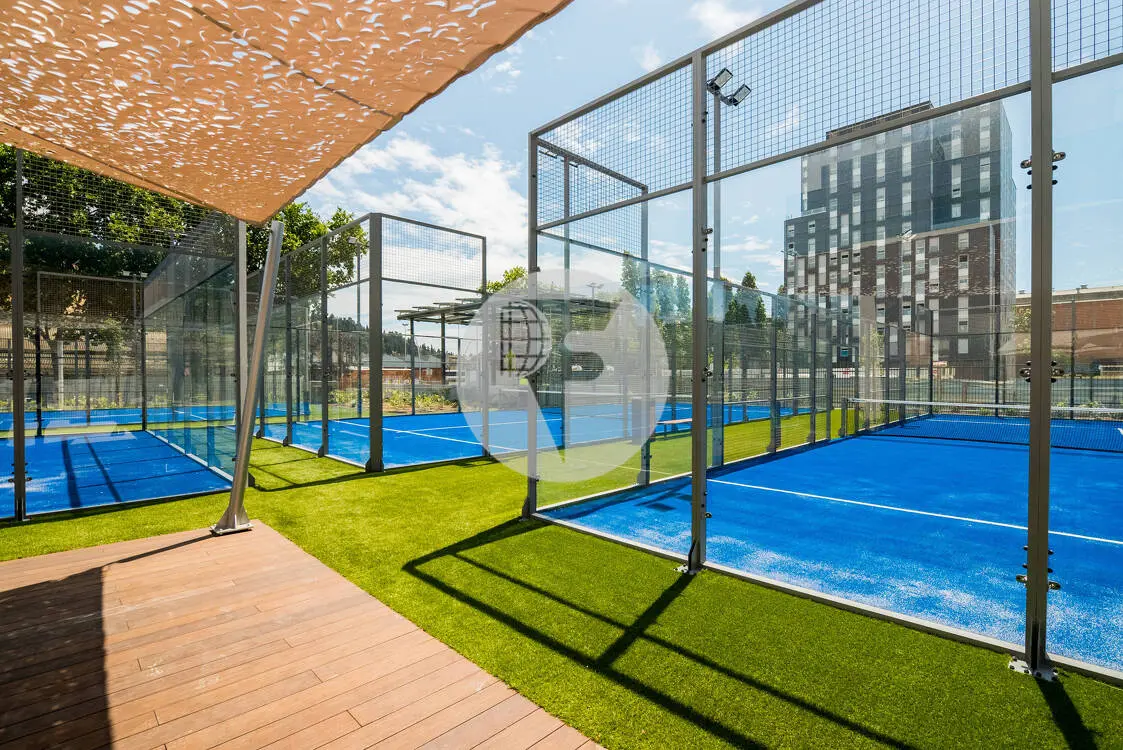 Espectacular oficina amb terrassa privada de lloguer. Barcelona Sants. 16