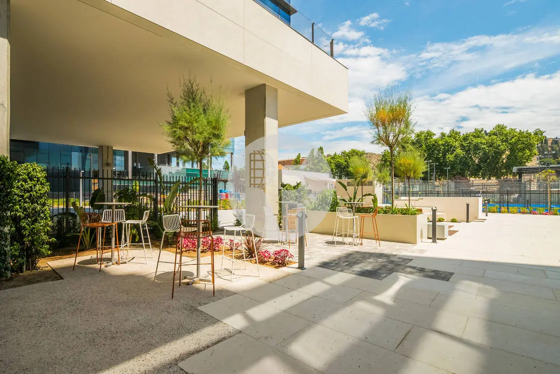Espectacular oficina amb terrassa privada de lloguer. Barcelona Sants. 4