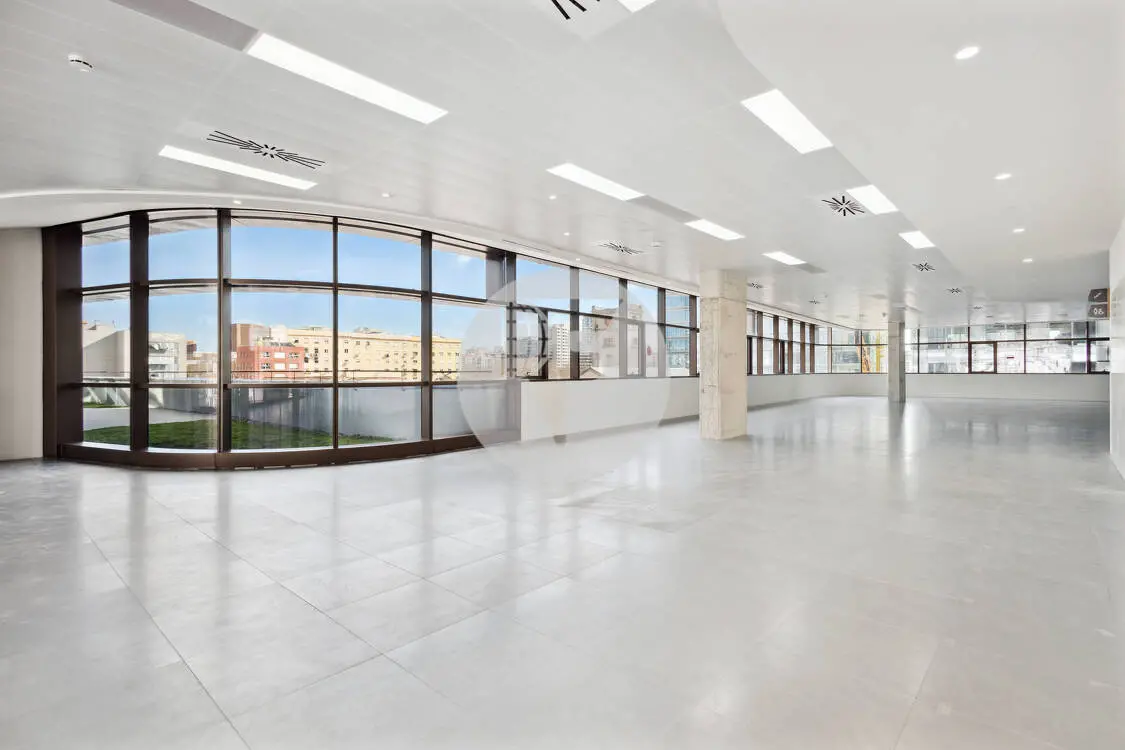 Oficina con terraza privativa próxima a la Av Diagonal. C. Bilbao. Barcelona. 19