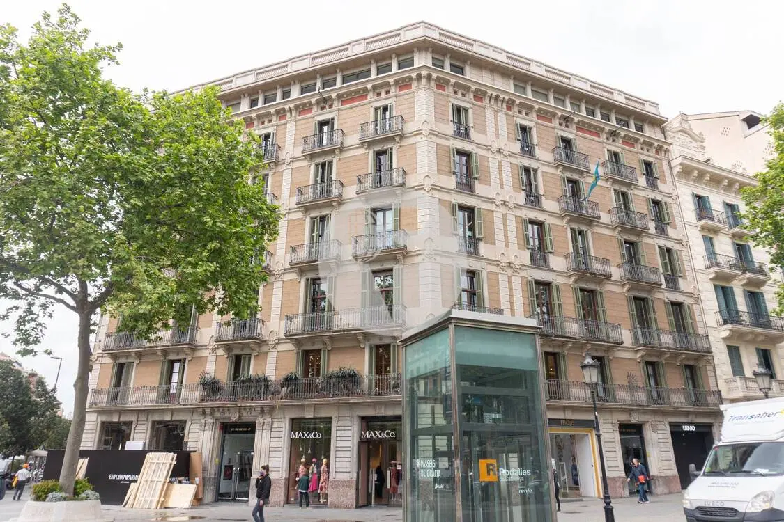 Oficina reformada en lloguer al Passeig de Gràcia. Zona Prime. Barcelona 16