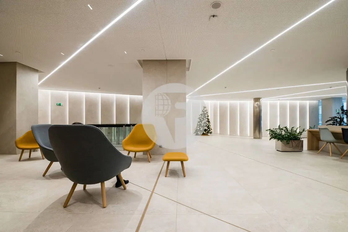 Oficina diàfana i lluminosa en vistes panoràmiques al 22@Barcelona. C.Llacuna 17