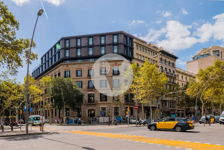 Oficina diáfana con terraza en el centro de Barcelona. C. Pau Claris. 17