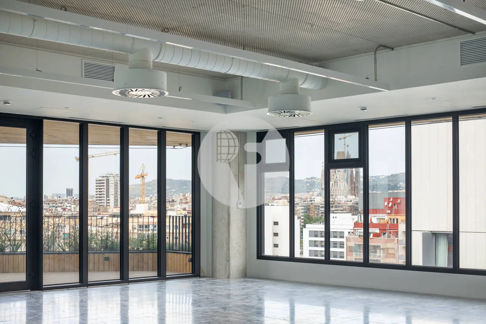 Oficina amb terrassa privativa al districte 22@Barcelona. C. Tanger 16