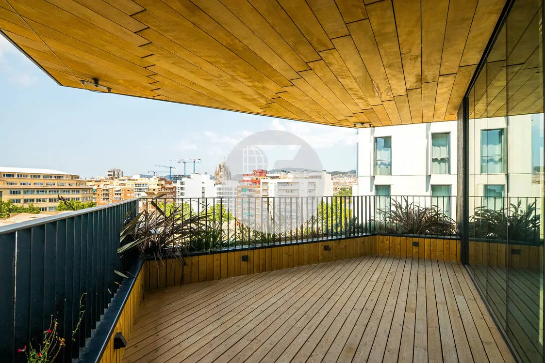 Oficina plug and play amb terrassa privativa al 22@Barcelona. C. Tanger. 19