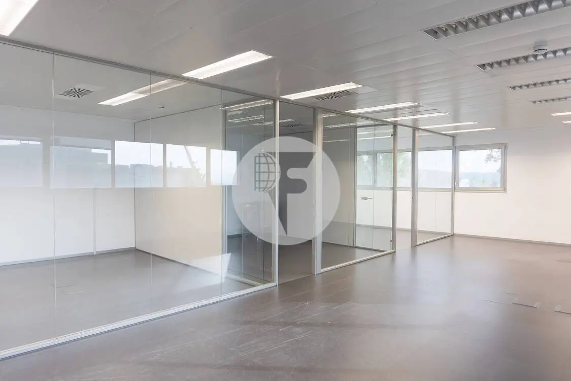 Oficina implantada en alquiler en nuevo edificio de oficinas. Sant Cugat del Vallés. 19