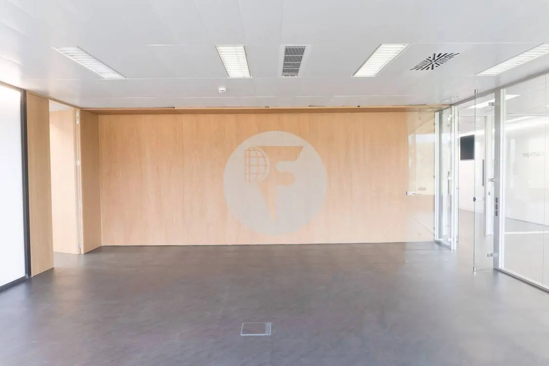 Oficina implantada en alquiler en nuevo edificio de oficinas. Sant Cugat del Vallés. 11
