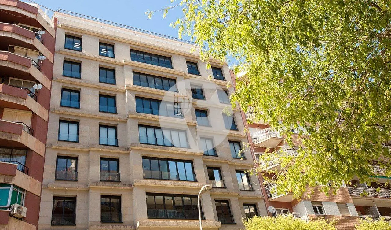 Oficina de lloguer al districte de les Corts. Av. Madrid. Barcelona 9