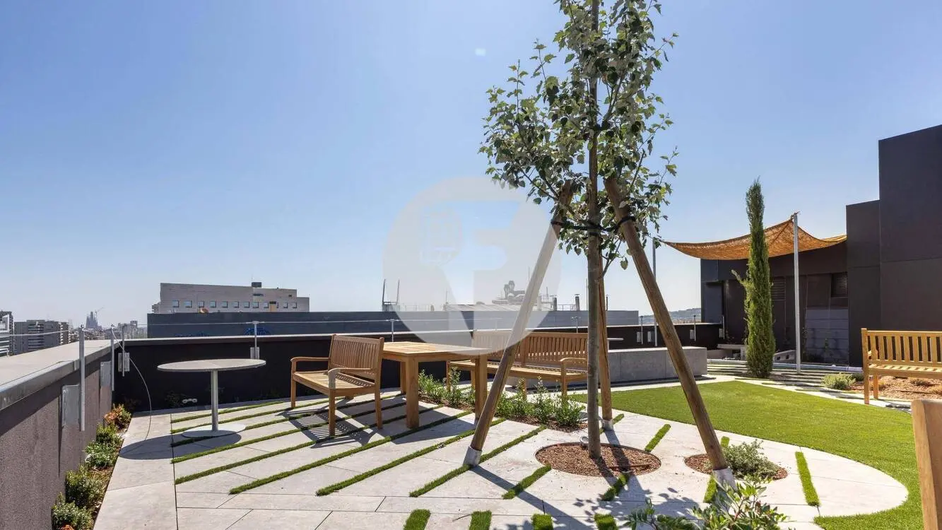 OFICINA REFORMADA DE 221 M² EN ALQUILER EN LA AVENIDA DIAGONAL - imagen 2