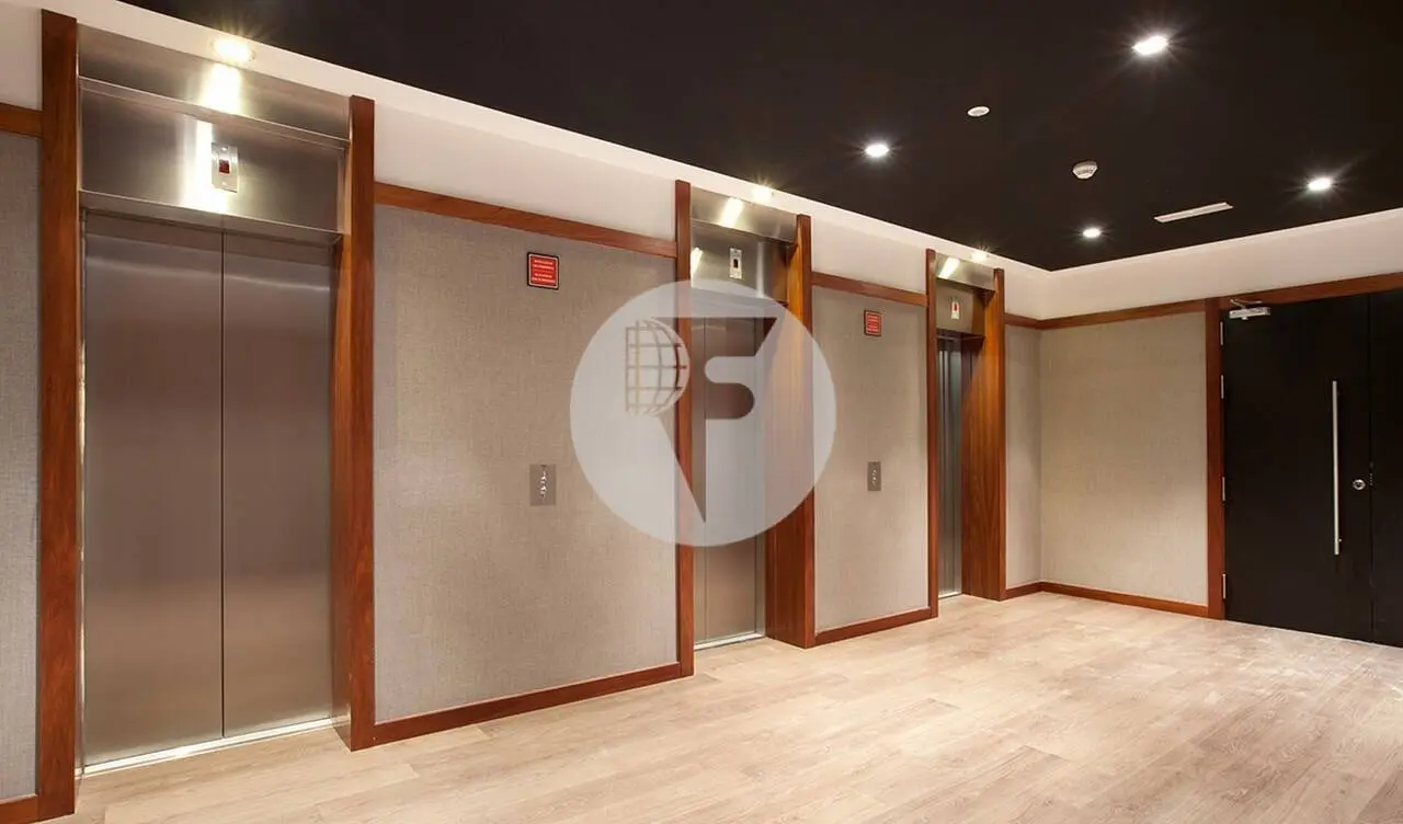 ÁTICO DE OFICINAS EN ALQUILER EN GRAN VIA, A DOS MANZANAS DE PASSEIG DE GRÀCIA - imagen 11