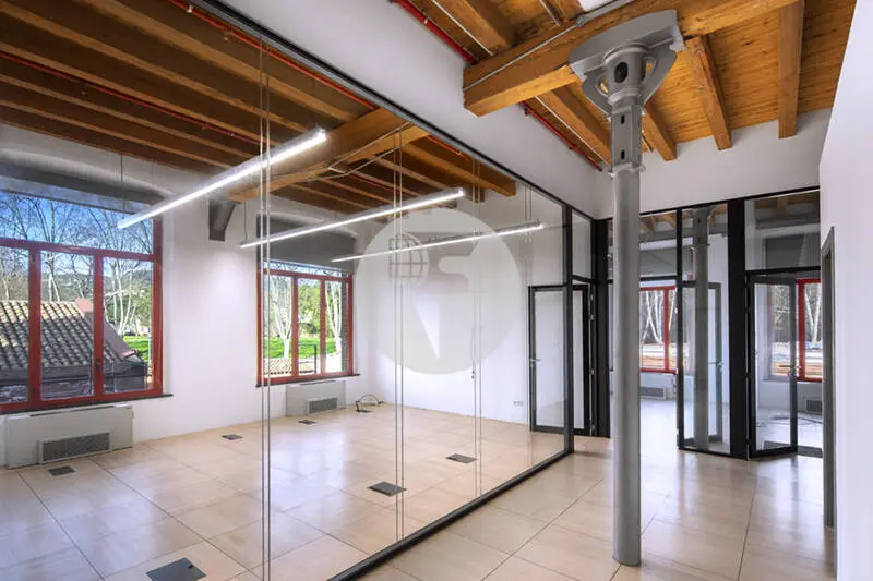 Oficinas en alquiler junto a Colonia Güell | Edificio corporativo singular con excelente conexión a Barcelona - imagen 19