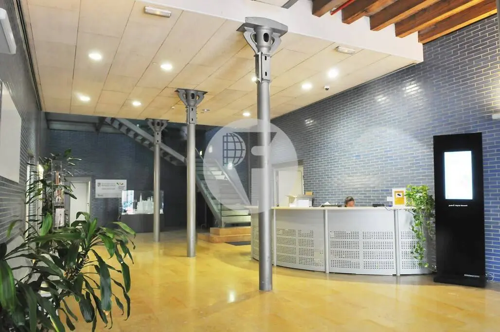 Oficinas en alquiler junto a Colonia Güell | Edificio corporativo singular con excelente conexión a Barcelona - imagen 6