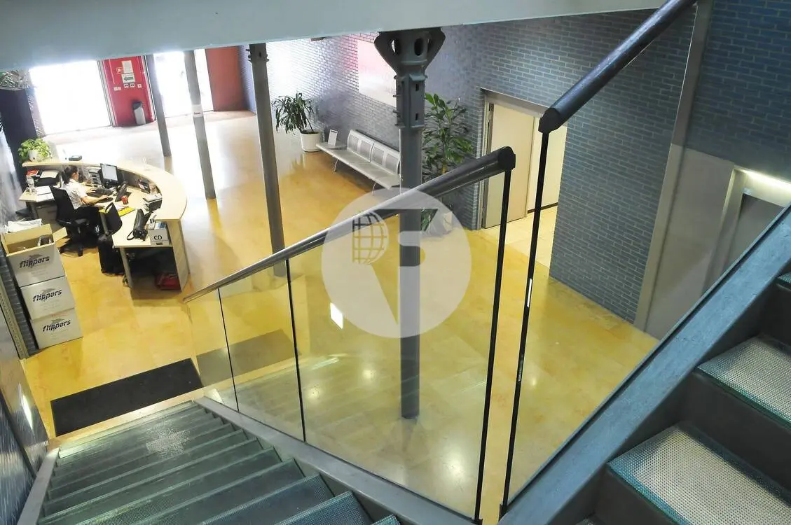 Oficinas en alquiler junto a Colonia Güell | Edificio corporativo singular con excelente conexión a Barcelona - imagen 9