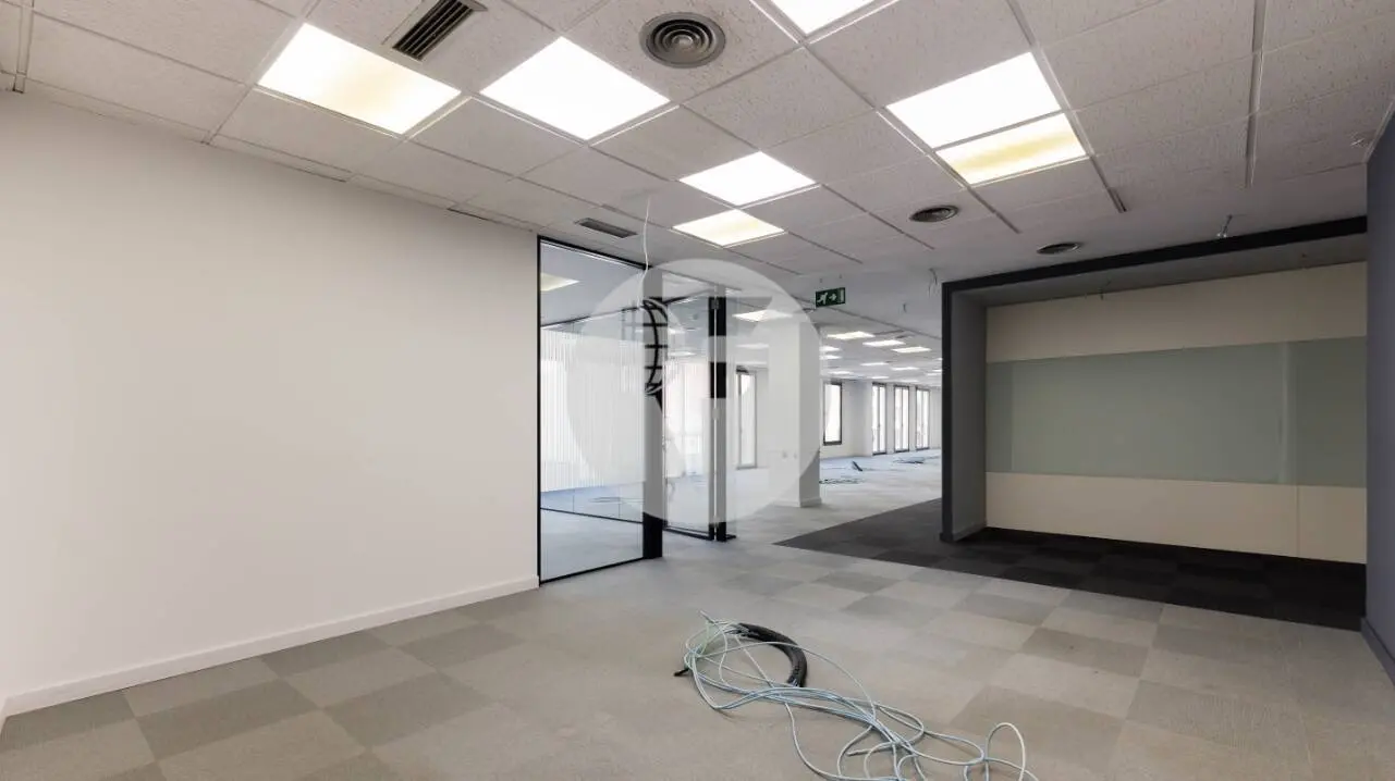 OFICINA EN ALQUILER DE 728 M² EN DIPUTACIÓ, EIXAMPLE, CON LUZ NATURAL Y PARKING EN EL EDIFICIO - imagen 3