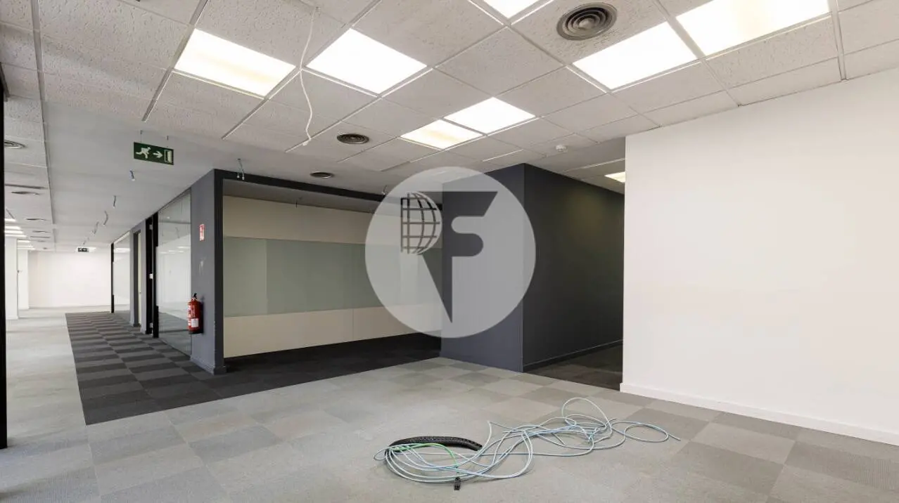 OFICINA EN ALQUILER DE 728 M² EN DIPUTACIÓ, EIXAMPLE, CON LUZ NATURAL Y PARKING EN EL EDIFICIO - imagen 14