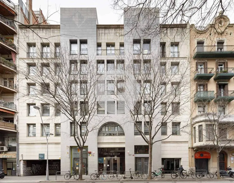 OFICINA EN ALQUILER DE 728 M² EN DIPUTACIÓ, EIXAMPLE, CON LUZ NATURAL Y PARKING EN EL EDIFICIO - imagen 16