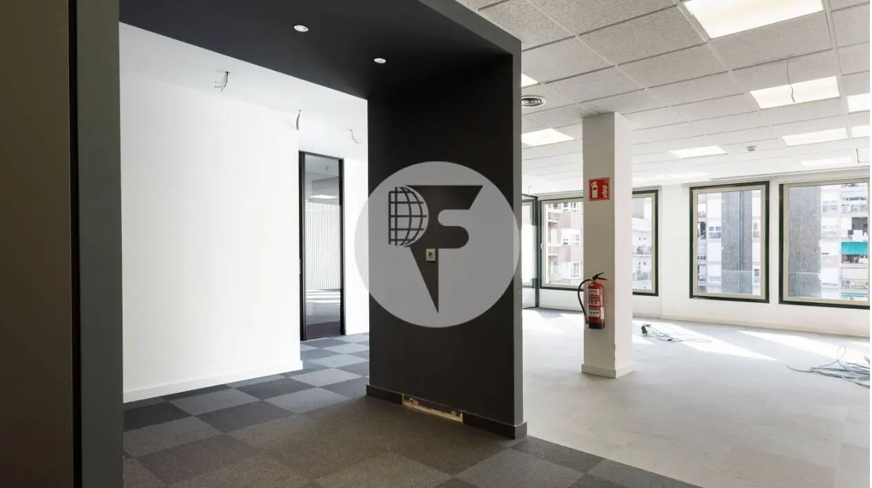 OFICINA EN ALQUILER DE 728 M² EN DIPUTACIÓ, EIXAMPLE, CON LUZ NATURAL Y PARKING EN EL EDIFICIO - imagen 12