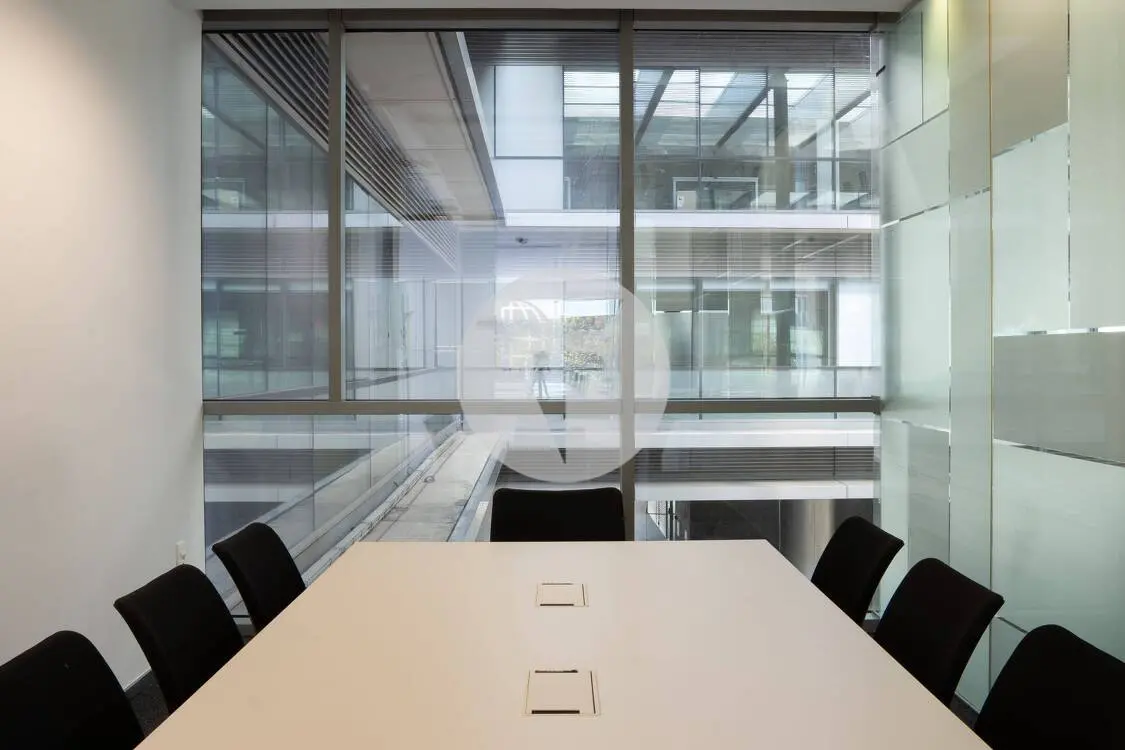 ON BUILDING - imagen 12