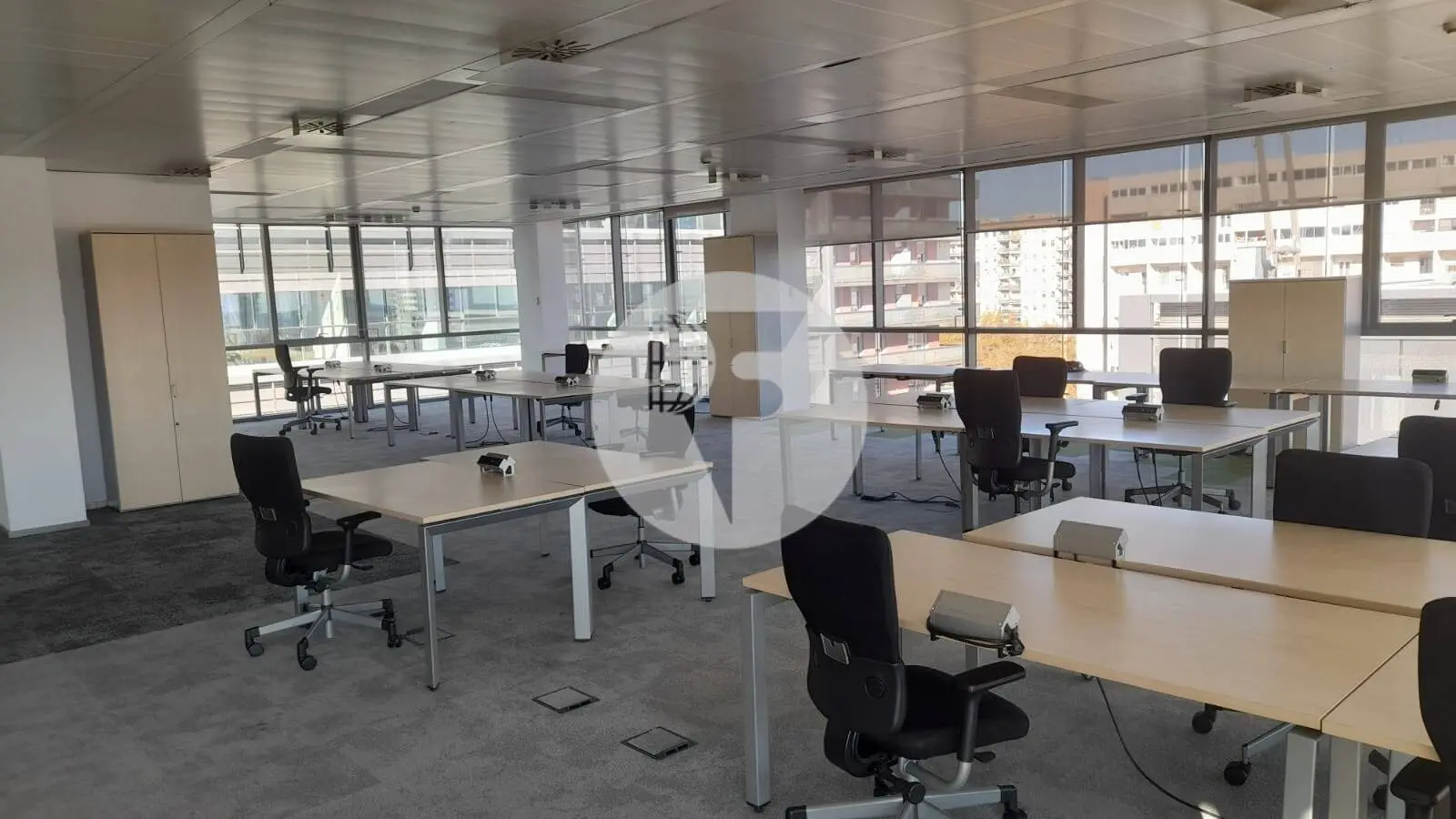 ON BUILDING - imagen 7