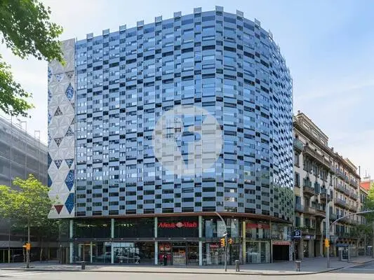 Oficina de 957 m² en alquiler en Eixample con capacidad para 90 puestos