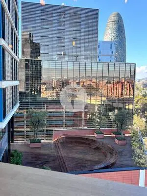 Oficina implantada en edificio corporativo junto a Plaza de les Glòries – Barcelona 22@