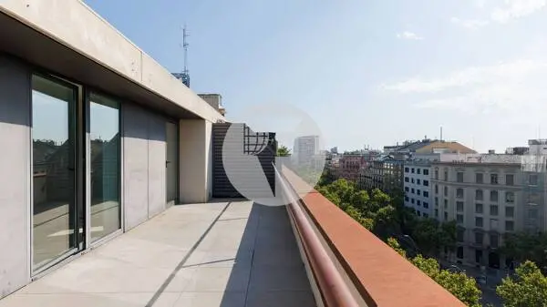 ÁTICO DE OFICINAS EN ALQUILER EN GRAN VIA, A DOS MANZANAS DE PASSEIG DE GRÀCIA