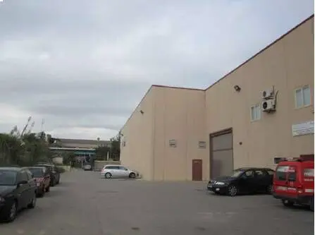 Industrial warehouse for sale or rent of 550 m² - Martorell, Barcelona. 2