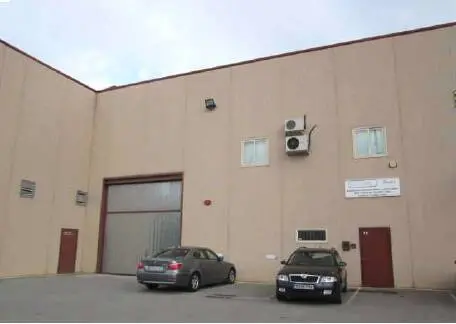 Industrial warehouse for sale or rent of 3,002 - Carabanchel, Madrid. 