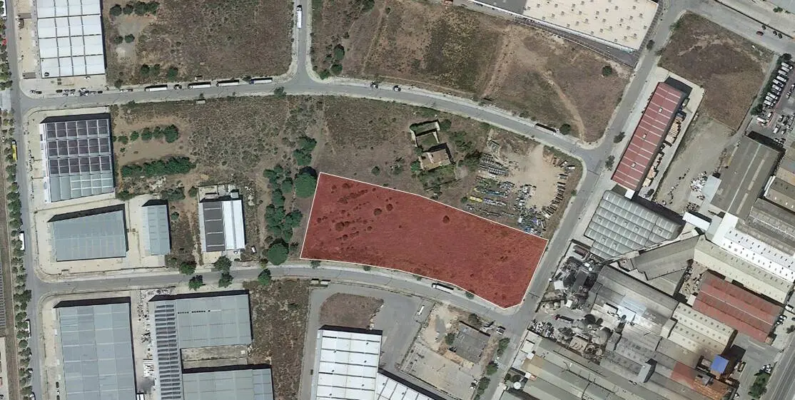 Solar industrial en venta de 10.294 m² - Calafell, Tarragona. 