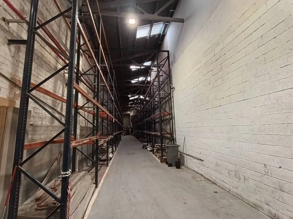 Nave industrial corporativa en alquiler – 720 m² | Zona Maquinista, Barcelona - imagen 11