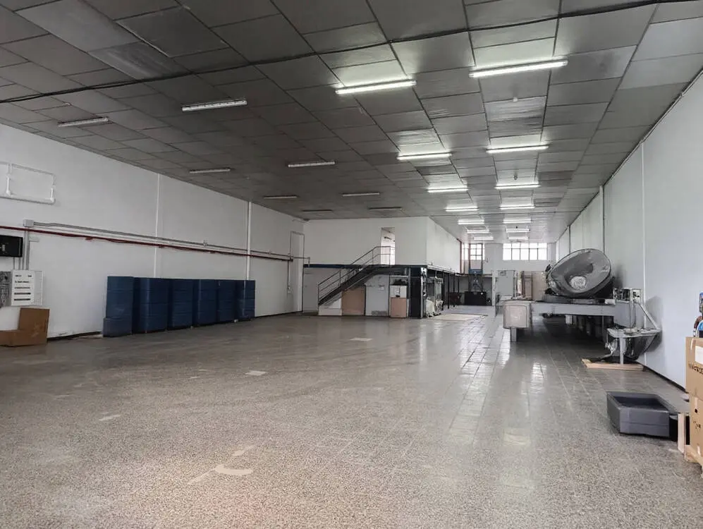 Nave industrial en alquiler de 780 m² – Rubi, Barcelona. - imagen 2