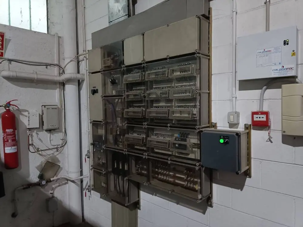 Nave industrial en venta de 1.236 m² en Sant Feliu de Llobregat (Barcelona) - imagen 10