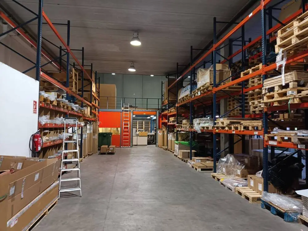 Nave industrial en venta de 1.236 m² en Sant Feliu de Llobregat (Barcelona) - imagen 5