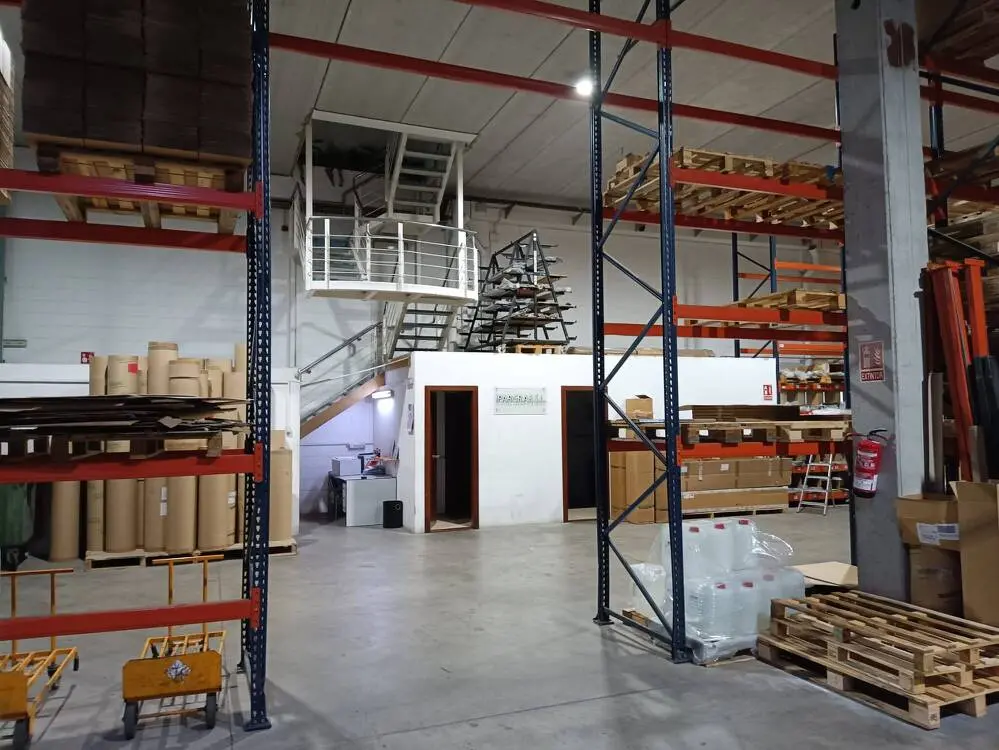 Nave industrial en venta de 1.236 m² en Sant Feliu de Llobregat (Barcelona) - imagen 9