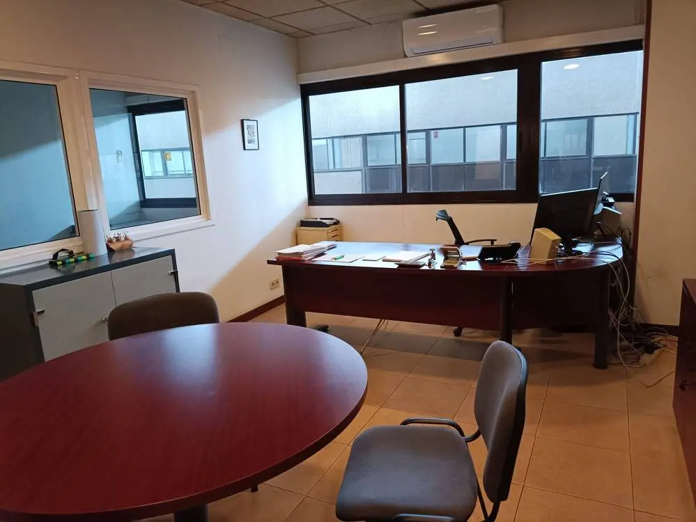 Nave industrial en venta de 1.236 m² en Sant Feliu de Llobregat (Barcelona) - imagen 8