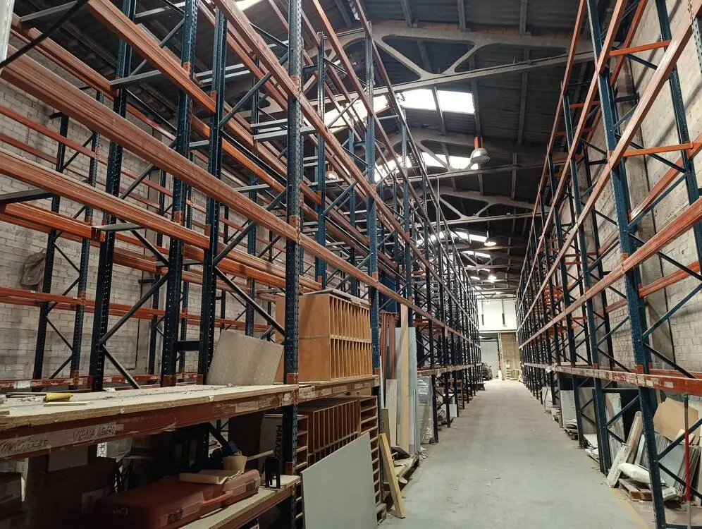 Nave industrial corporativa en venta – 720 m² | Zona Maquinista, Barcelona - imagen 18