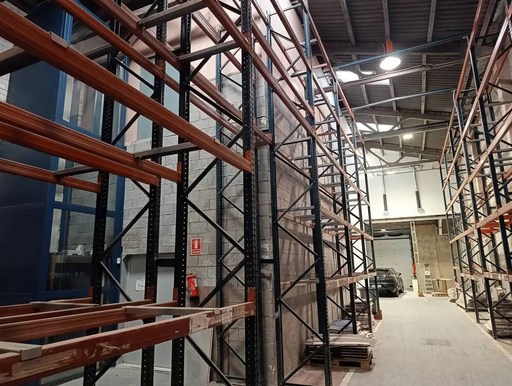 Nave industrial corporativa en venta – 720 m² | Zona Maquinista, Barcelona - imagen 16