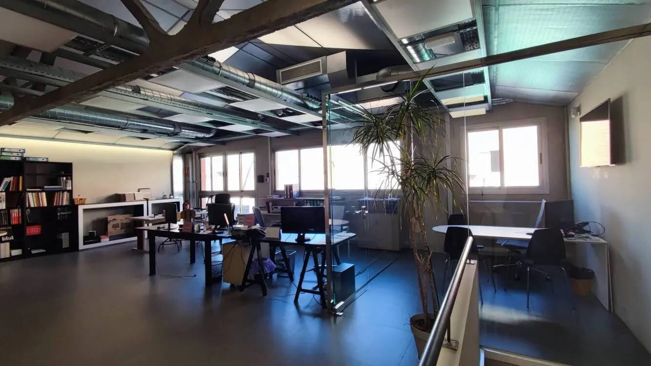 Nave industrial corporativa en venta – 720 m² | Zona Maquinista, Barcelona - imagen 25