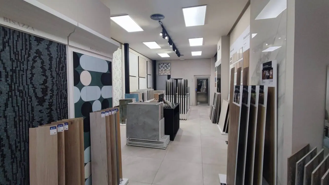Nave industrial corporativa en venta – 720 m² | Zona Maquinista, Barcelona - imagen 3