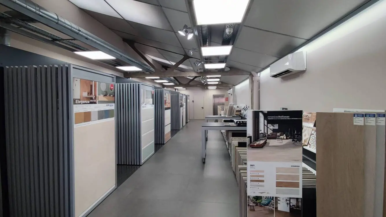 Nave industrial corporativa en venta – 720 m² | Zona Maquinista, Barcelona - imagen 28