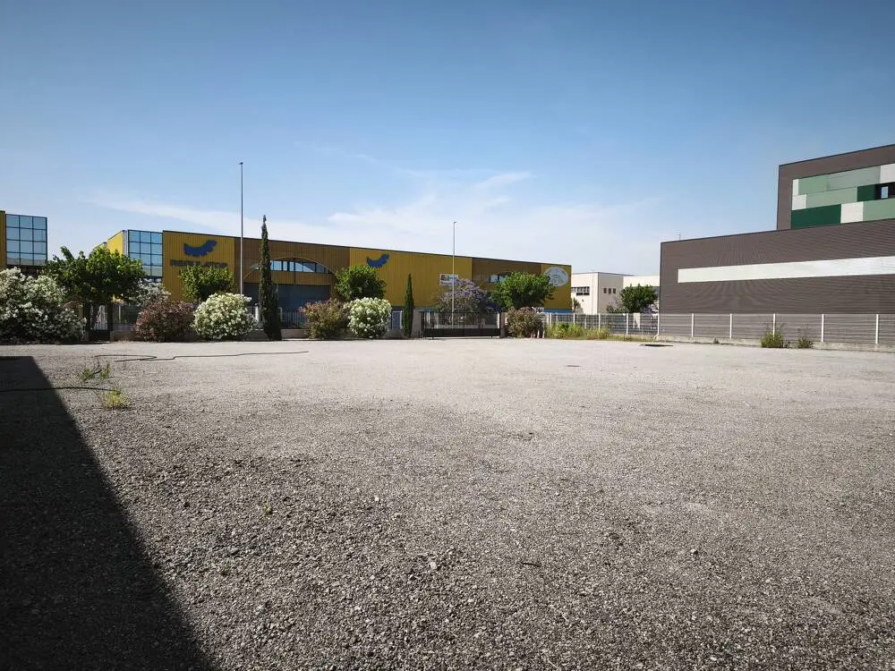 Solar industrial en alquiler de 1.680 m² en Gavà (Barcelona)