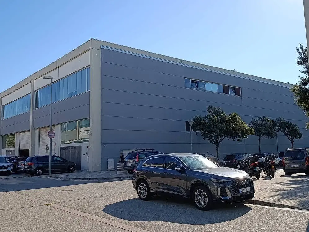 Nave industrial en alquiler de 770 m² – Badalona, Barcelona - imagen 3