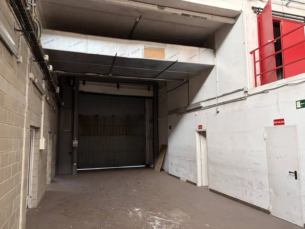 Nave industrial en alquiler de 819 m² – Poblenou, Barcelona - imagen 4