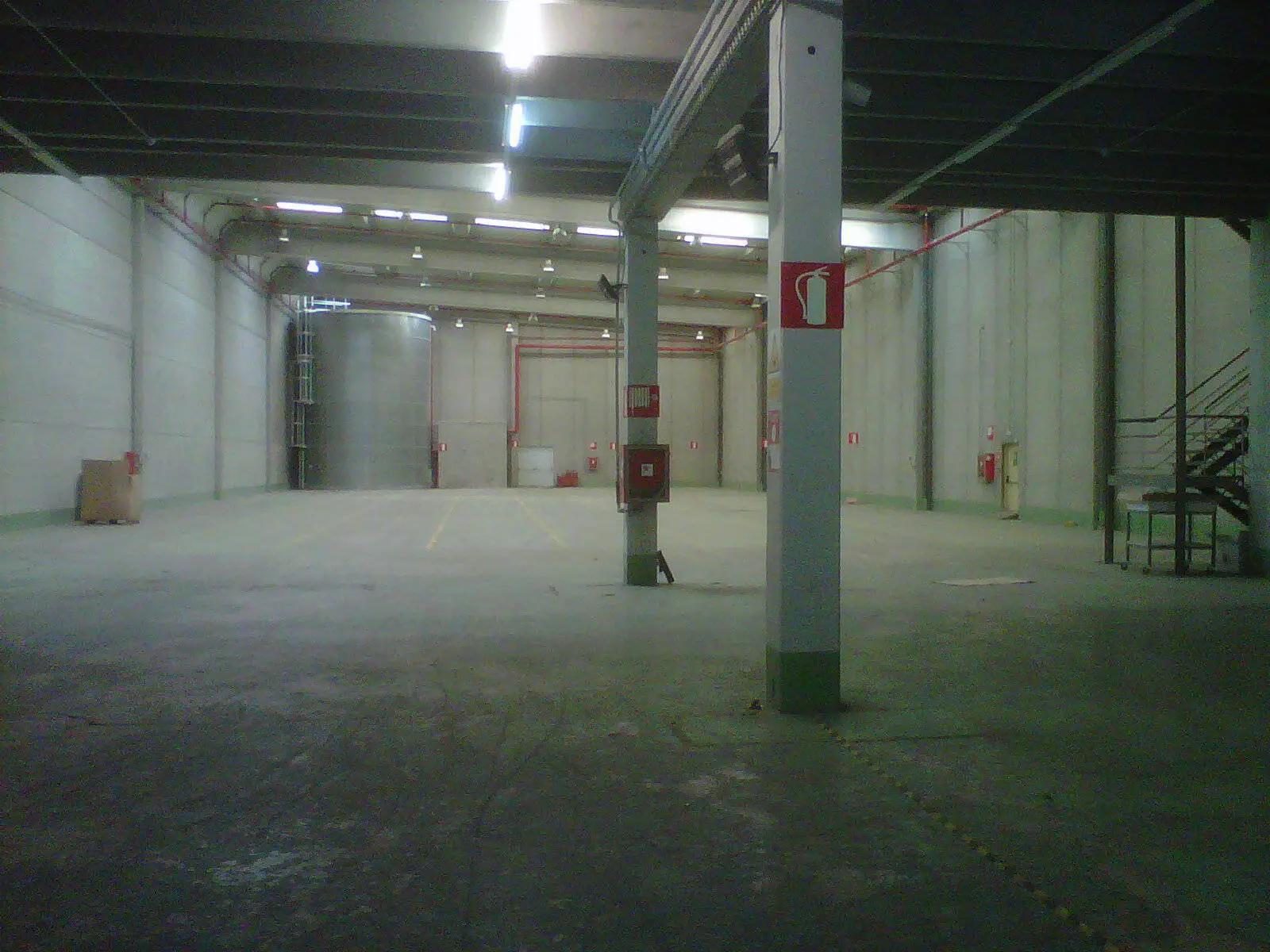 Nave industrial-logística de 2.644 m² en alquiler – Gavà, Barcelona. - imagen 2