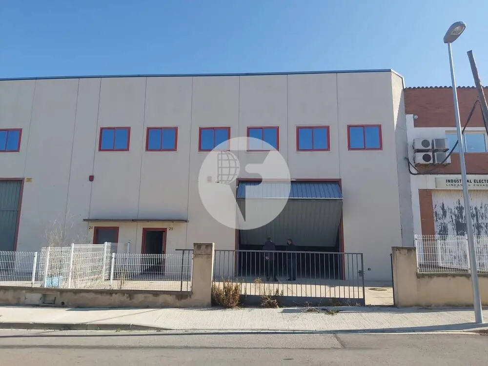Nave industrial en venta de 878 m² - Canovelles, Barcelona. 