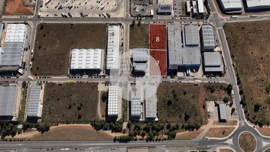 Industrial plot for rent of 3,844 m² - Hospitalet de Llobregat, Barcelona. 