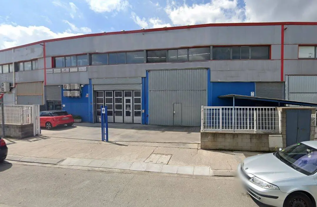 Nave industrial en alquiler de 1.260 m² – Sant Vicenç dels Horts, Barcelona.