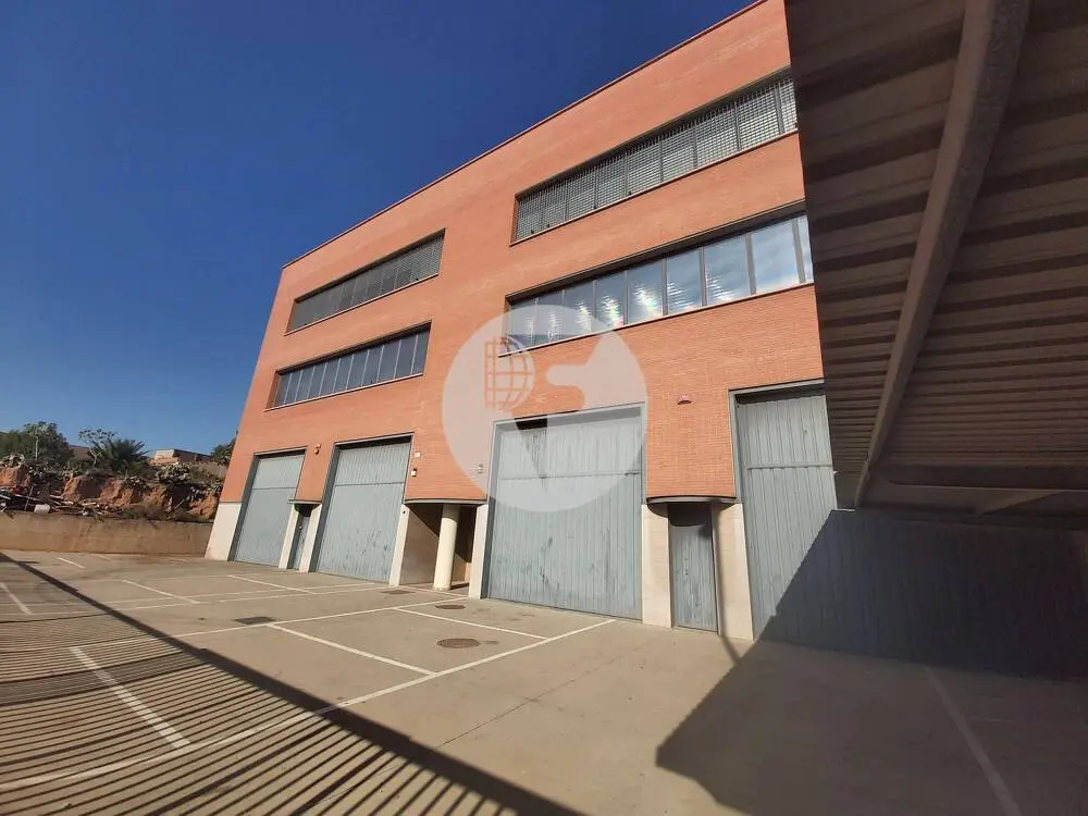 Nau industrial en venda de 1.277 m² - Barberà del Vallès, Barcelona. 