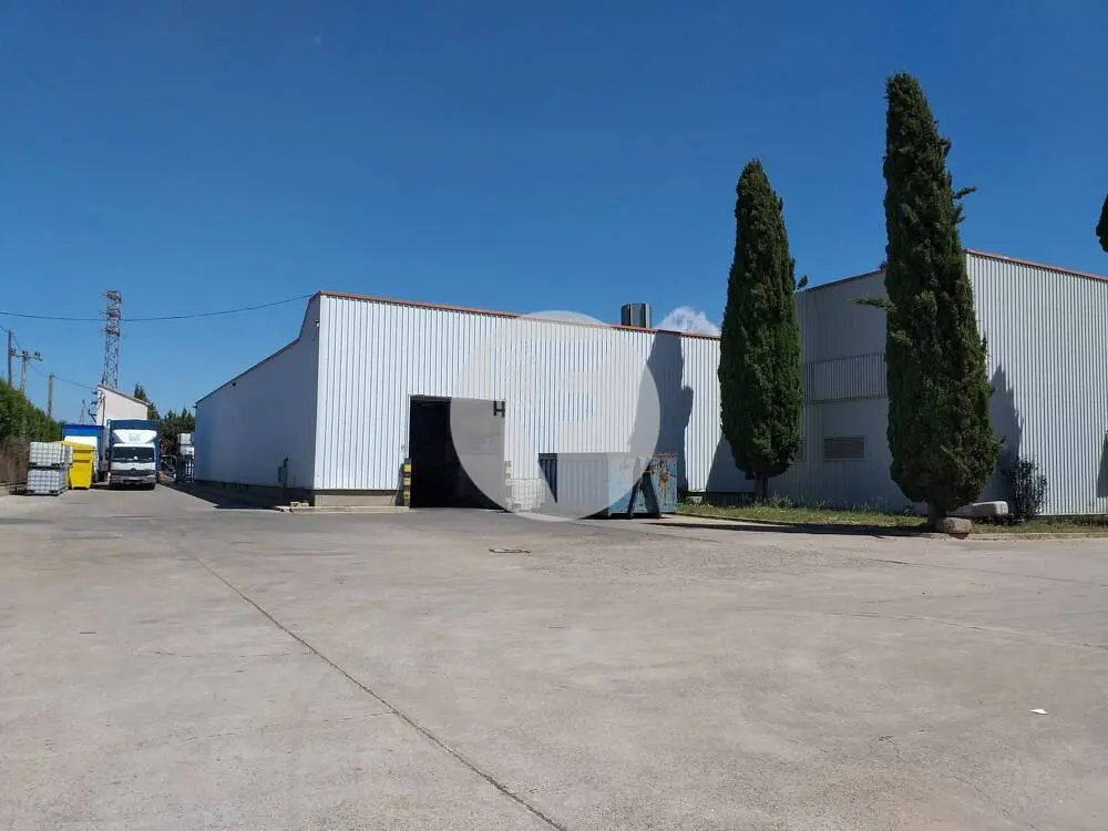 Industrial warehouse for rent of 900 m² - Sabadell, Barcelona. 