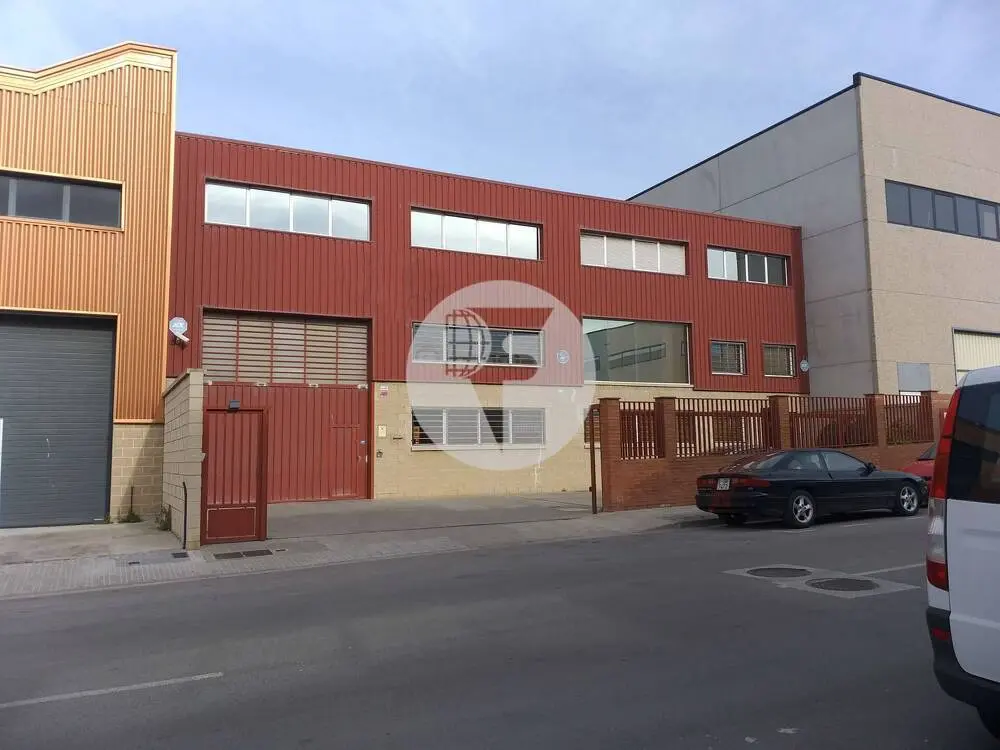 Nave industrial en venta o alquiler de 1.255 m² - Terrassa, Barcelona 